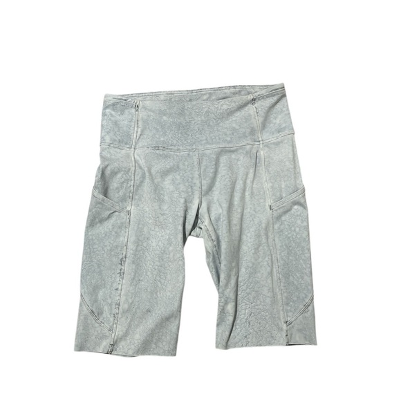 Lululemon Fast and Free Short 10" in City Grit White Blue Fog - size 8 - Picture 4 of 10